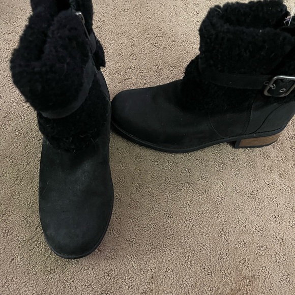 Ugg black boots - Picture 2 of 2